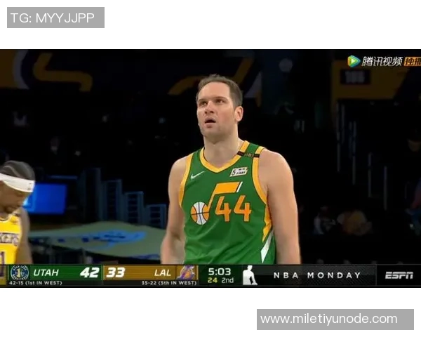 贝尔半场火力全开三分球精准命中助球队领先 贝尔半场火力全开三分球精准命中助球队领先